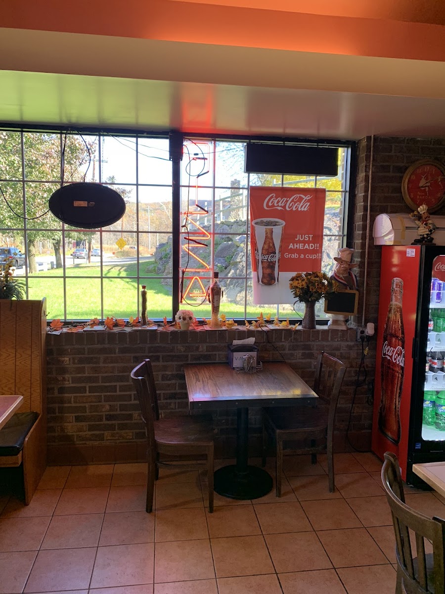 Utopia Pizzeria (Suzy's Tomato Pizzeria)